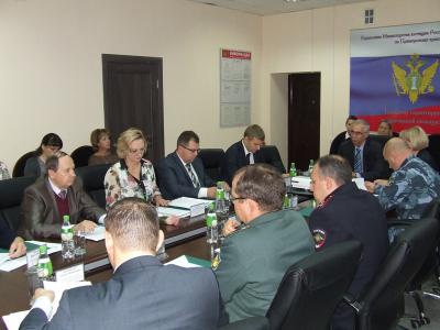 Приморские нотариусы принимают активное участие в оказании бесплатной юридической помощи